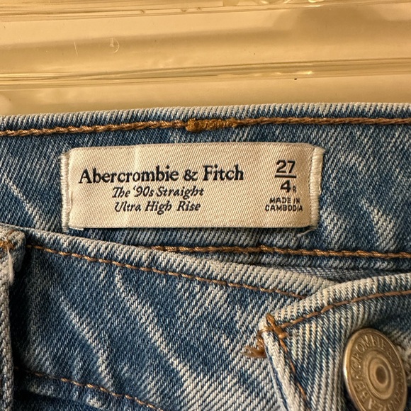 Abercrombie & Fitch High Rise Jeans - Picture 3 of 4
